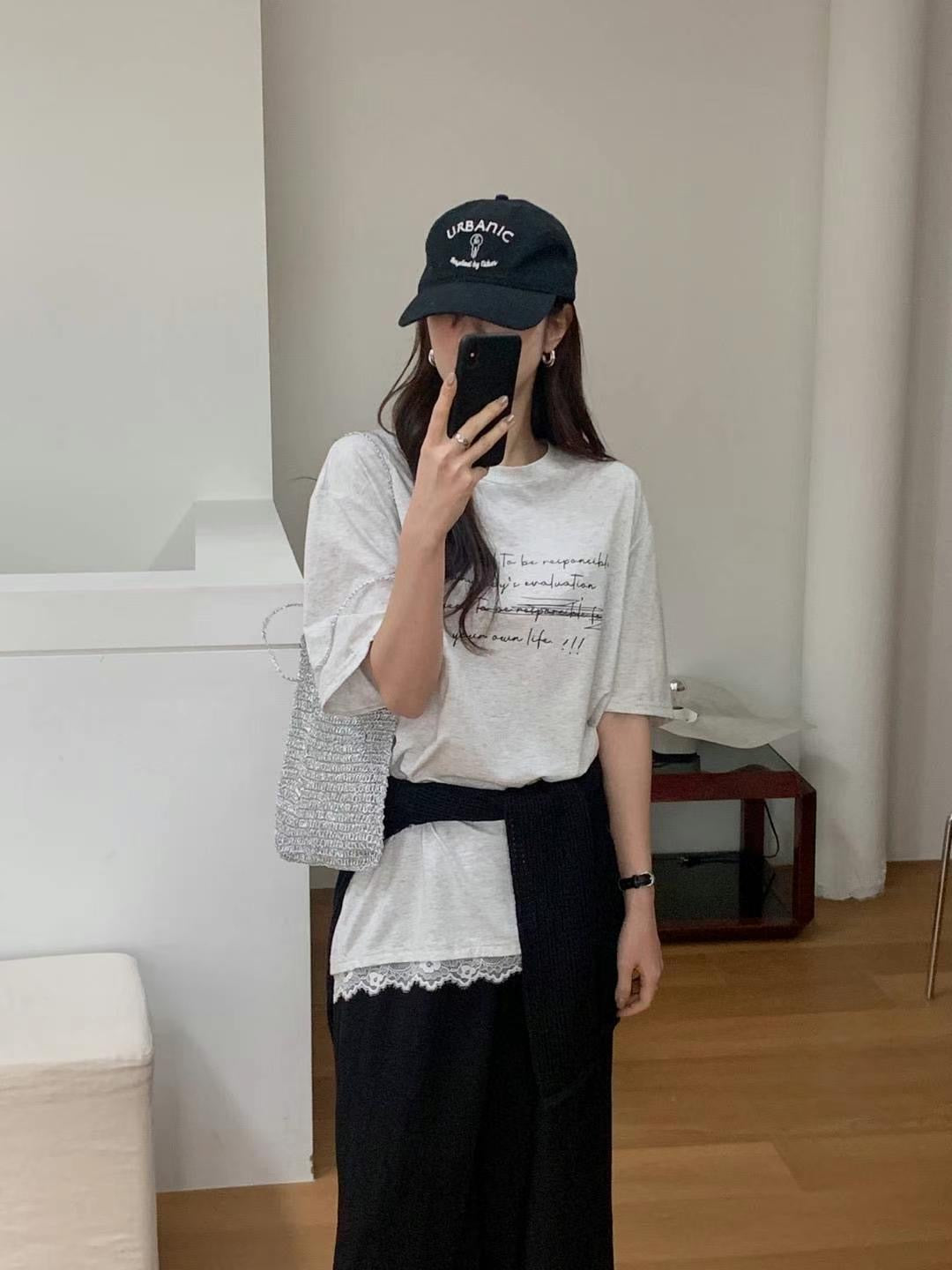 Relaxed Fit Soft Cotton Graphic Tee